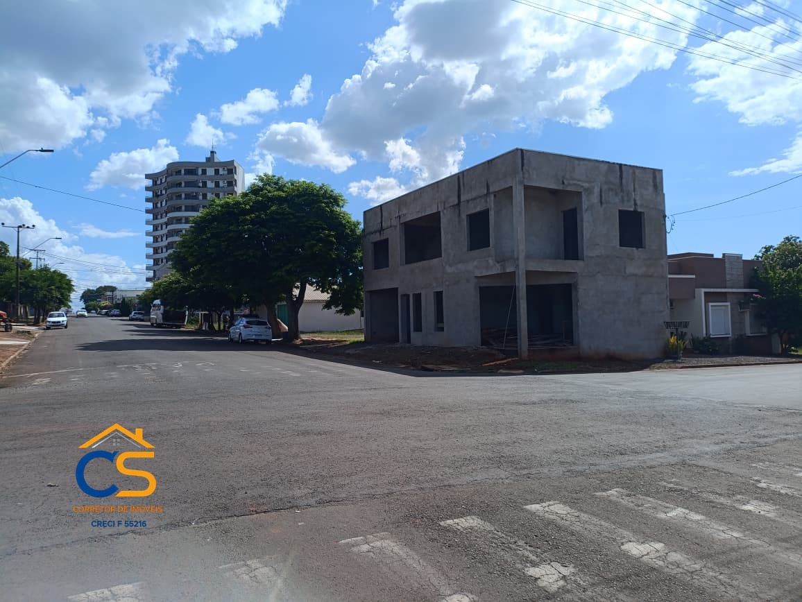 Vende-se sobrado de esquina com Sala comercial completa Centro  Missal-PR